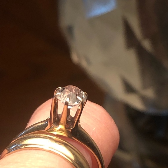 Victorian engagement ring with box - Picture 10 of 15